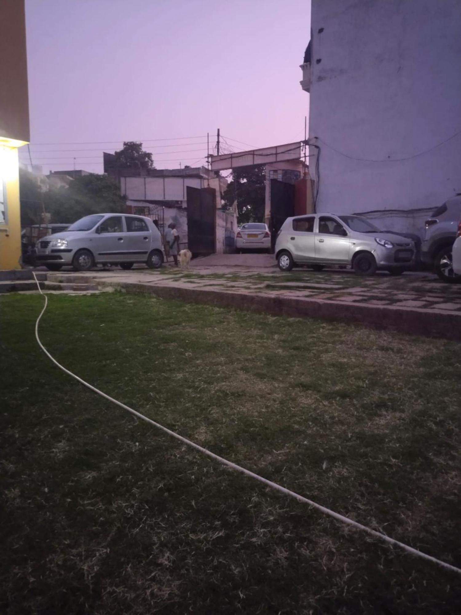 Goroomgo Varanasi Paradise Varanasi - Parking & Restaurant Available - Perfect Location And Comfortable Room Exterior photo